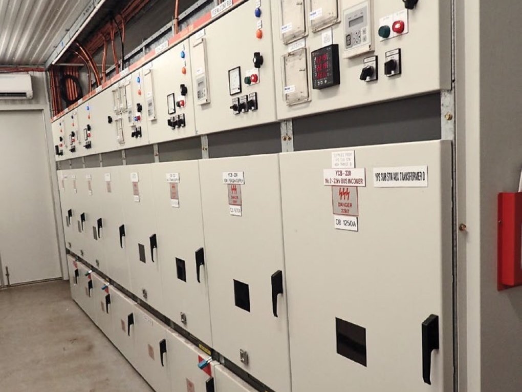 Completed 22 kV switchgear lineup in the Yallourn Power Station switchroom